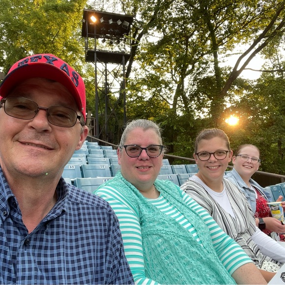 Meet your Posher, Elizabeth - Picture 8 of 8